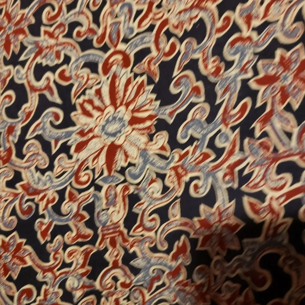 Medium Floral Blouse - Picture 2 of 3